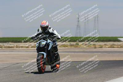 media/Jul-22-2022-TrackDaz (Fri) [[ca4971259a]]/Group B/130pm (Wheelie Bump)/